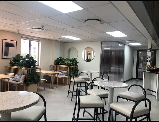 141M² OFFICE TO LET IN SANDHURST